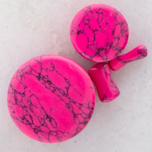 PINK DYED HOWLITE STONE PLUGS
