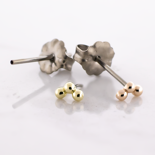 Titanium Threadless Earring Stud With 14kt 3 Bead Cluster Ends