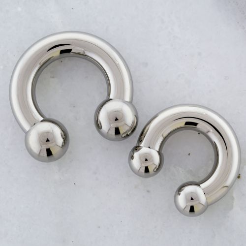 Steel Internally Threaded Horseshoes - 2G w/ Balls