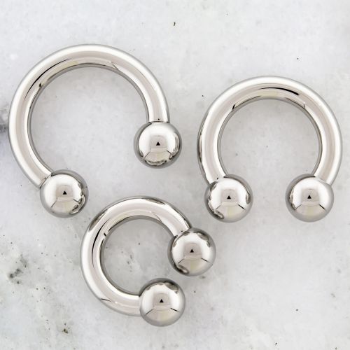 Steel Internally Threaded Horseshoes - 6G w/ Balls