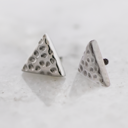 Titanium Internally Threaded End - Hammered Triangle 18G-14G